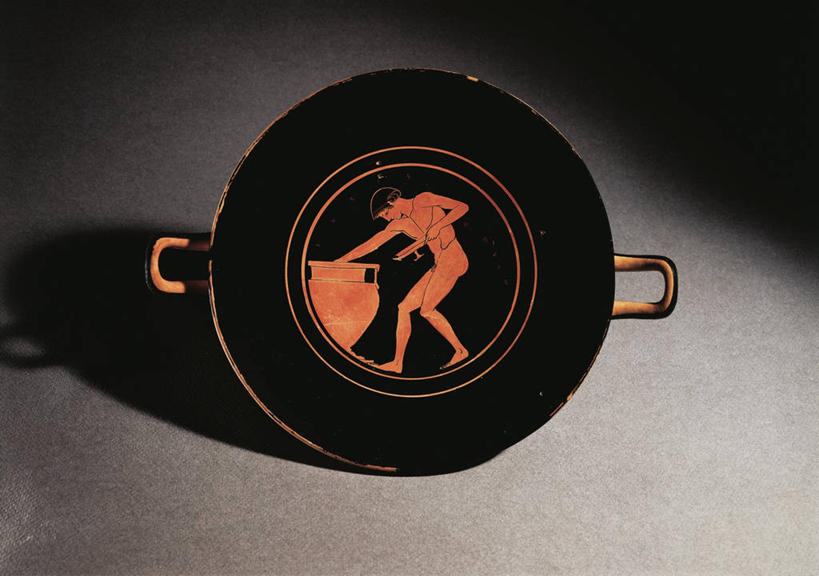 葡萄酒,成年人,裸体,一个人,站,横图,花瓶,仅一个男性,陶瓷制品,首都,历史,古代,一个,碗,陶器,伸手,摄影,单个,手艺,希腊神话,古代文明,美术工艺,彩图,影棚拍摄