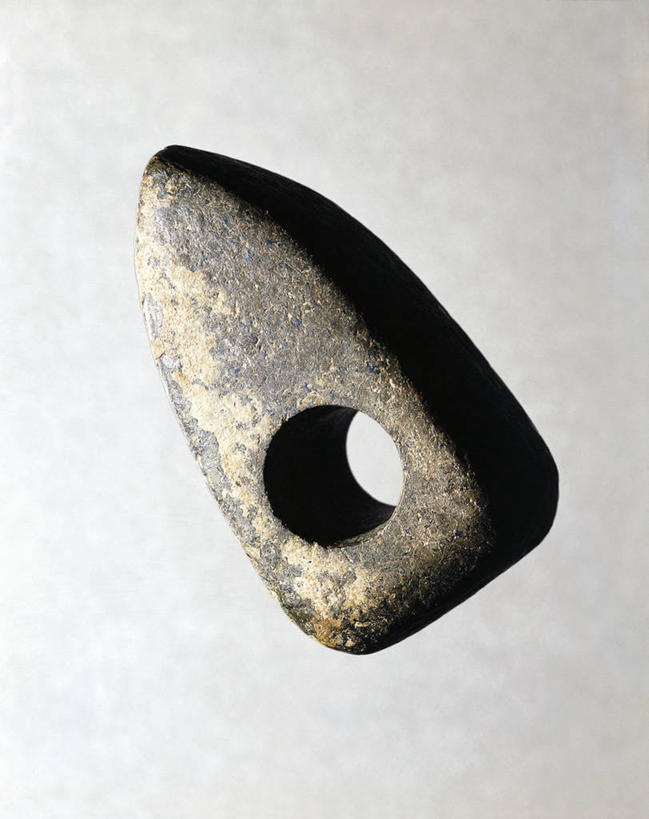 无人,竖图,意大利,欧洲,灰色背景,锤子,工具,洞,历史,一个,摄影,单个,简单,南欧,美术馆,意大利共和国,古代文明,弗留利.威尼斯朱利亚,弗留利.威尼斯朱利亚大区,史前时代,彩图,影棚拍摄,石器时代,乌迪内