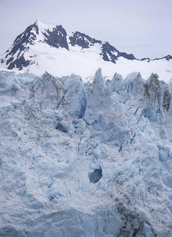 无人,公园,竖图,室外,白天,旅游,度假,美景,山,山脉,雪,雪山,美国,地形,景观,山顶,冬天,娱乐,风景,自然,享受,休闲,景色,放松,寒冷,摄影,宁静,北美,北美洲,国家公园,自然风光,美洲,冰河,阿拉斯加,阿拉斯加州,北亚美利加洲,亚美利加洲,最后的边疆,午夜阳光之地,基奈峡湾国家公园,基奈半岛,苏厄德,自然地理,彩图,美利坚合众国