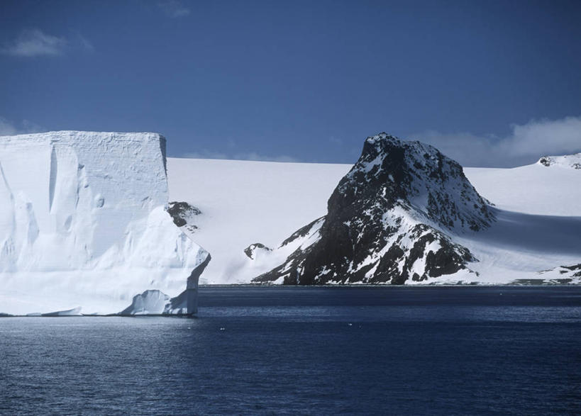 无人,横图,室外,白天,旅游,度假,冰山,海洋,美景,漂浮,地平线,地形,海岸线,景观,娱乐,风景,自然,享受,休闲,景色,放松,寒冷,摄影,气象,宁静,气候,自然风光,南极洲,乔治王岛,自然地理,岩石,彩图,南冰洋