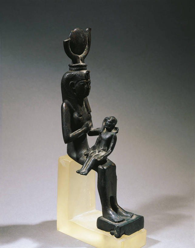 乳房,无人,母亲,坐,竖图,雕塑,神话,艺术,装饰,哺乳,标志,雕刻,雕像,符号,历史,破坏,文化,标识,破损,古代,一个,工艺品,童年,摄影,宗教,单个,纪念,美术,损坏,女神,关爱,主题,传说,陈列,青铜,功能,美学,守护神,性别符号,古埃及文明,古代文明,灵性,荷鲁斯,美术工艺,法老守护神,母性之神,生育之神,埃及神话,伊希斯,女性,彩图,影棚拍摄,爱,神,男性符号,过去