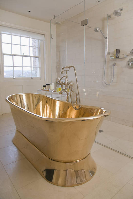 无人,竖图,室内,白天,地板,浴室,淋浴,瓷砖,现代,英格兰,一个,浴盆,摄影,影棚,单个,黄铜,铜,摄影棚,切尔滕汉姆,彩图,影棚拍摄,拍摄