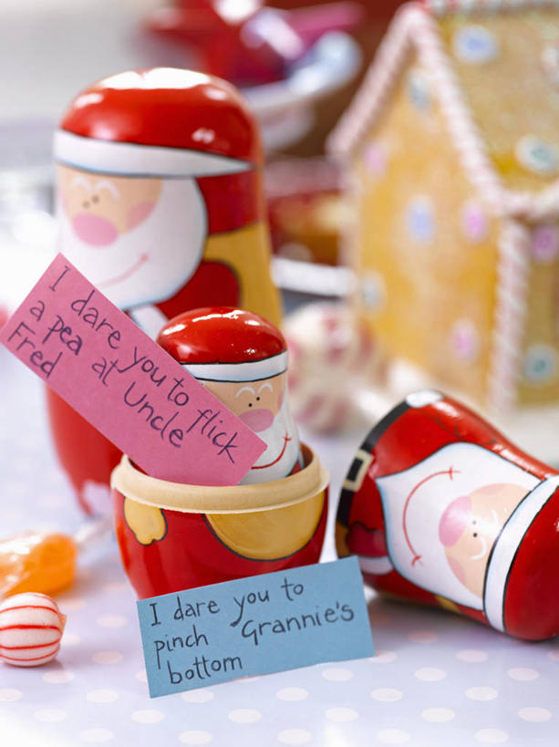 儿童,无人,竖图,彩色,室内,白天,玩具,圣诞节,圣诞老人,节日,庆祝,装饰,木制,文化,现代,英格兰,装饰品,装饰物,庆典,摄影,名牌,纪念,五颜六色,华丽,修饰,色彩斑斓,点缀,消息,饰物,五彩缤纷,衬托,美观,雅致,雅观,五彩斑斓,五光十色,彩图