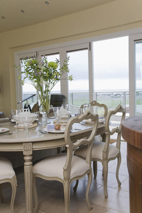 无人,竖图,室内,白天,地板,桌子,椅子,木制,瓷砖,饭厅,英格兰,插花,米色,摄影,彩图