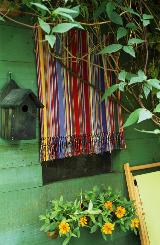 无人,攀登,竖图,彩色,室外,特写,白天,美景,植物,花盆,条纹,景观,鱼尾菊,笼子,鸟笼,棚,自然,容器,百叶帘,景色,摄影,五颜六色,涂料,色彩斑斓,自然风光,五彩缤纷,循环利用,五彩斑斓,五光十色,彩图,对焦