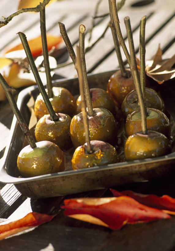 点心,无人,竖图,室外,特写,白天,农业,农作物,美景,苹果,水果,景观,食品,甜点,果实,文化,小吃,饮食,自然,景色,摄影,自然风光,太妃糖,秋天,彩图,苹果糖,太妃糖苹果,糖苹果,传统文化