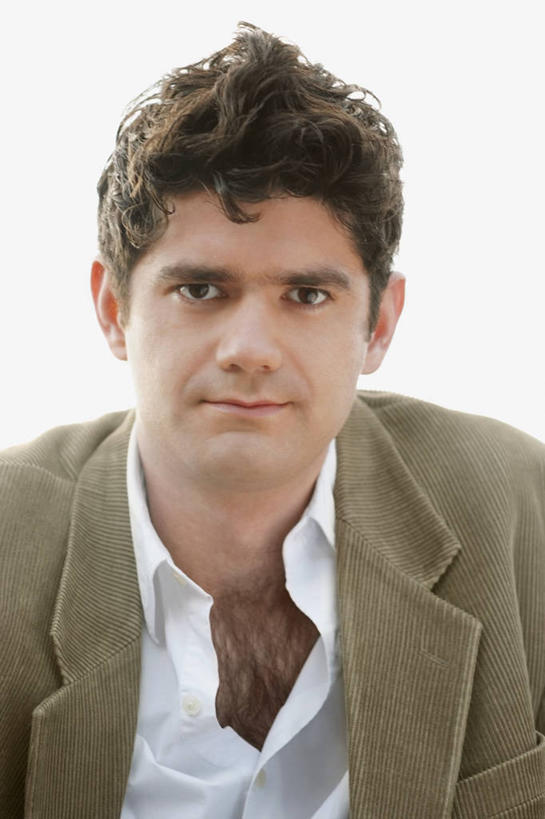 西方人,成年人,脸,头,脸颊,一个人,竖图,室外,特写,白天,正面,衬衫,信心,欧洲,欧洲人,仅一个男性,仅一个人,图像,休闲装,外套,肩膀,仅一个年轻男性,衣服,概念,摄影,种族,肖像,视角,构图,男人,男性,年轻男性,白种人,年轻人,头部,脸部,脸蛋,面部,外衣,彩图,时空,开领,态度