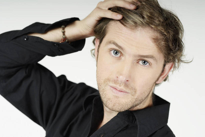 西方人,成年人,脸,头,脸颊,一个人,摸,横图,室内,特写,白色背景,正面,衬衫,珠宝,欧洲,欧洲人,仅一个男性,仅一个人,抚摸,图像,休闲装,肩膀,仅一个年轻男性,衣服,白色,概念,摄影,手镯,种族,肖像,视角,构图,男人,男性,年轻男性,白种人,年轻人,头部,脸部,脸蛋,面部,触摸,接触,彩图,影棚拍摄,开领,态度