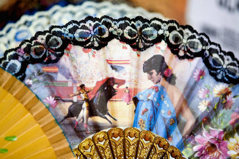 无人,商店,横图,室内,特写,锻炼,快乐,比赛,运动,竞争,消费,斗牛,标志,符号,扇子,折扇,图像,娱乐,设备,标识,物品,三个,休闲,概念,零售,摄影,人造,体育运动,零售店,性别符号,构图,想法,体育,彩图,健身,西班牙斗牛,时空,男性符号