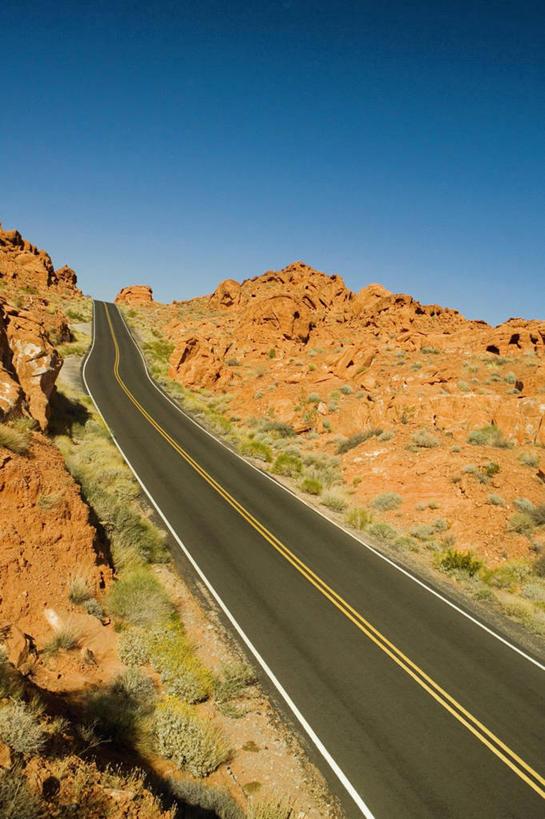 无人,竖图,俯视,室外,白天,旅途,路,路标,地形,分界线,图像,概念,运输,摄影,自驾游,岩层,主题,视角,内华达州,地貌,拉斯维加斯,构图,想法,岩石,彩图,高角度拍摄,旅行,时空