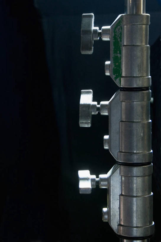 无人,竖图,室内,特写,静物,黑色背景,金属,材料,管子,图像,管道,黑色,概念,摄影,控制,旋钮,构图,彩图,时空