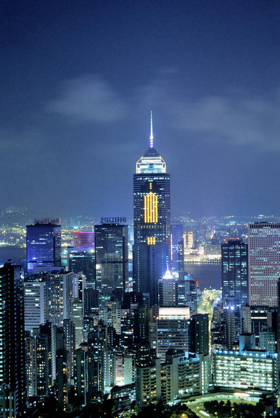 无人,高楼大厦,竖图,室外,夜晚,正面,度假,美景,植物,城市风光,标志建筑,城市,大厦,地标,建筑,摩天大楼,夜景,香港,中国,亚洲,阴影,光线,影子,景观,建筑群,灯光,娱乐,建设,树,树木,绿色,自然,享受,休闲,景色,放松,生长,成长,港,东亚,湾仔,香港特别行政区,港澳台,中华人民共和国,湾仔区,彩图,大楼,高层建筑,高楼,摩天楼