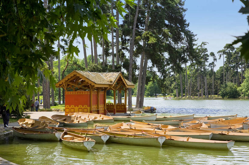 无人,家,木屋,横图,室外,白天,正面,旅游,度假,湖,湖泊,美景,水,植物,船,松树,法国,巴黎,欧洲,阴影,波纹,光线,影子,湖面,景观,水流,水面,木船,涟漪,首都,娱乐,住宅,树,树木,蓝色,绿色,倒影,蓝天,水纹,天空,阳光,自然,交通工具,波浪,湖水,天,享受,休闲,景色,放松,生长,晴朗,成长,倒映,舟,西欧,法兰西,自然风光,载具,坚定,万里无云,法兰西共和国,水晕,法兰西第五共和国,长寿,贞洁,法兰西岛,反照,法兰西岛大区,晴空,晴空万里,彩图,茅舍,茅屋,棚屋,小木屋,小屋,布洛涅森林,巴黎省,巴黎市