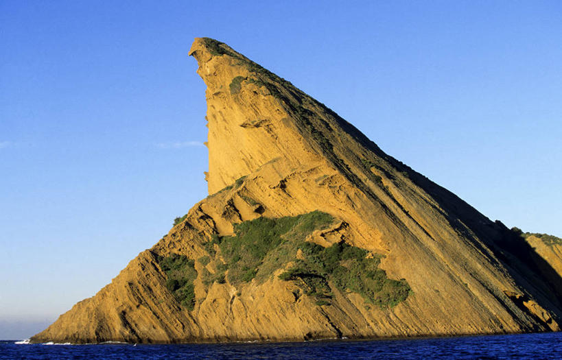 无人,横图,室外,白天,正面,旅游,度假,海浪,海洋,石头,美景,植物,法国,欧洲,阴影,光线,石子,影子,景观,浪花,娱乐,树,树木,蓝色,绿色,蓝天,天空,阳光,自然,海水,天,享受,休闲,景色,放松,生长,晴朗,成长,西欧,法兰西,自然风光,海景,万里无云,法兰西共和国,法兰西第五共和国,普罗旺斯.阿尔卑斯.蓝色海岸,普罗旺斯.阿尔卑斯.蓝色海岸大区,罗讷河口省,罗讷河口,大海,风浪,海,海水的波动,近岸浪,石块,岩石,涌浪,晴空,晴空万里,彩图,马赛区,拉西奥塔