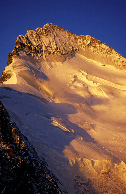 无人,竖图,室外,白天,正面,旅游,度假,石头,美景,山,雪,雪山,大雪,法国,欧洲,阴影,光线,石子,影子,冰,积雪,景观,山顶,山峰,雪景,冬季,冬天,山峦,娱乐,蓝色,蓝天,天空,阳光,自然,天,享受,休闲,景色,放松,寒冷,晴朗,冰冷,西欧,法兰西,自然风光,万里无云,法兰西共和国,法兰西第五共和国,严寒,冰凉,酷寒,凛冽,凛凛,极冷,颠峰,极峰,普罗旺斯.阿尔卑斯.蓝色海岸,普罗旺斯.阿尔卑斯.蓝色海岸大区,上阿尔卑斯省,石块,岩石,晴空,晴空万里,彩图