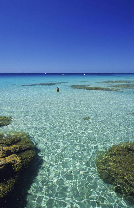 无人,竖图,室外,白天,正面,旅游,度假,海浪,海洋,石头,美景,法国,欧洲,石子,景观,浪花,水平线,辽阔,海平线,娱乐,蓝色,蓝天,天空,自然,海水,天,享受,休闲,广阔,景色,放松,晴朗,一望无际,科西嘉,科西嘉岛,西欧,法兰西,自然风光,海景,万里无云,法兰西共和国,首府,法兰西第五共和国,无边无际,一马平川,南科西嘉,阿雅克肖,阿雅克修,南科西嘉省,科西嘉大区,大海,风浪,海,海水的波动,近岸浪,石块,岩石,涌浪,晴空,晴空万里,彩图,水天相接,水天一线