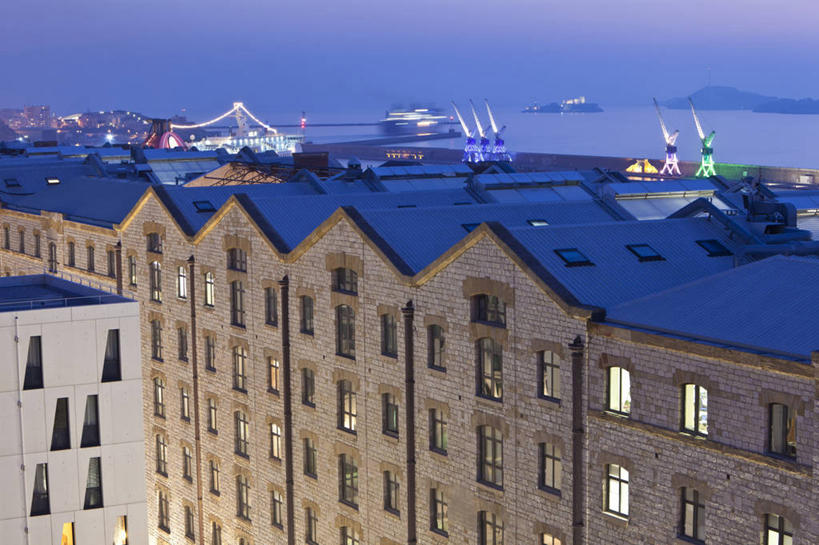 无人,高楼大厦,码头,横图,室外,白天,正面,度假,办公楼,技术,马赛,河流,美景,日落,水,窗户,城市风光,城市,大桥,大厦,港口,建筑,摩天大楼,桥梁,写字楼,法国,欧洲,一排,整齐,并列,并排,河水,景观,水流,晚霞,霞光,落日,斜拉桥,桥,娱乐,设备,玻璃窗,吊车,排列,施工,黄昏,楼宇,交通工具,享受,休闲,机械,起重机,商务楼,景色,彩霞,放松,工程,西欧,队列,法兰西,载具,法兰西共和国,首府,法兰西第五共和国,工作车,施工车,汽车吊,夕照,薄暮,斜张桥,普罗旺斯.阿尔卑斯.蓝色海岸,普罗旺斯.阿尔卑斯.蓝色海岸大区,罗讷河口省,罗讷河口,夕阳,彩图,傍晚,摆渡口,埠头,大楼,渡口,渡头,港湾,高层建筑,高楼,海港,货运码头,口岸,摩天楼,商港,斜阳,伊夫堡,伊夫岛