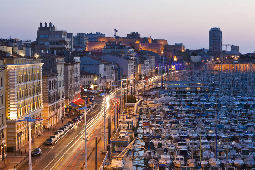 无人,家,高楼大厦,码头,横图,室外,白天,正面,度假,美景,日落,城市风光,城市,大厦,道路,港口,建筑,路,路灯,轮船,摩天大楼,公路,船,汽车,照明,法国,欧洲,一排,阴影,整齐,并列,并排,光线,影子,房屋,屋子,景观,晚霞,霞光,落日,建筑群,灯光,交通,娱乐,建设,楼房,住宅,车,灯,排列,蓝色,蓝天,天空,黄昏,交通工具,轿车,天,享受,休闲,景色,彩霞,放松,照亮,照明设备,西欧,队列,法兰西,载具,平行,游艇码头,法兰西共和国,法兰西第五共和国,夕照,薄暮,普罗旺斯.阿尔卑斯.蓝色海岸,普罗旺斯.阿尔卑斯.蓝色海岸大区,罗讷河口省,罗讷河口,夕阳,马路,彩图,傍晚,房子,摆渡口,埠头,大楼,渡口,渡头,港湾,高层建筑,高楼,海港,口岸,摩天楼,斜阳,莱斯佩尼斯米拉波