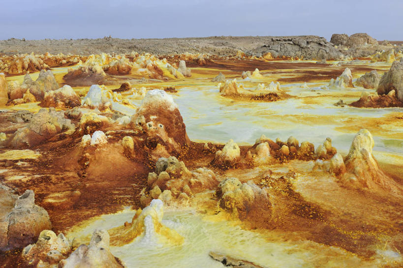 无人,横图,室外,白天,正面,旅游,度假,火山,石头,美景,非洲,埃塞俄比亚,化学,矿石,石子,景观,娱乐,蓝色,蓝天,天空,自然,晶体,天,享受,休闲,景色,放松,晴朗,自然风光,火山岩,万里无云,阿非利加洲,埃塞俄比亚联邦民主共和国,玄武岩,矿物质,硫磺,硫黄,活火山,石块,岩石,晴空,晴空万里,彩图,阿法尔州,达纳吉尔凹地