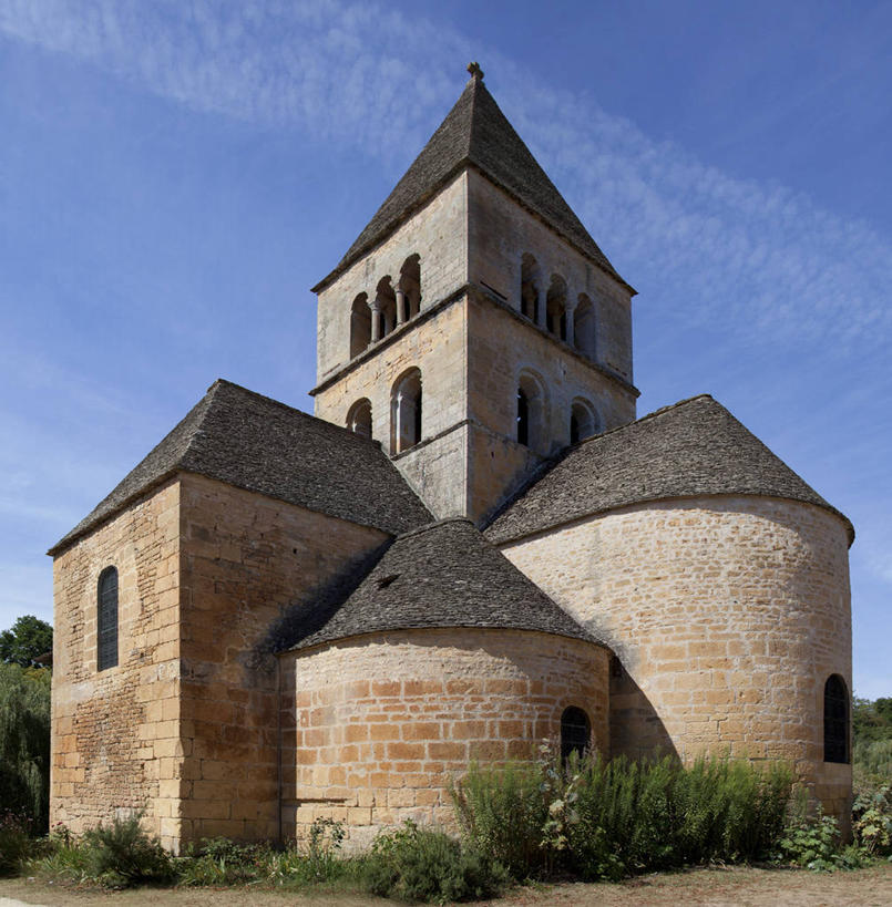 无人,教堂,竖图,室外,白天,正面,旅游,度假,草地,草坪,名胜古迹,植物,标志建筑,地标,建筑,法国,欧洲,阴影,节日,遗迹,光线,影子,屋顶,云,云朵,云彩,顶棚,古迹,文化,文物,娱乐,建设,古建筑,草,蓝色,绿色,白云,蓝天,天空,阳光,天,祈祷,享受,休闲,健康,旅游胜地,放松,许愿,宗教,信仰,晴朗,纪念,祈求,西欧,法兰西,信念,古文明,法兰西共和国,阿基坦,法兰西第五共和国,多尔多涅省,亚魁当,阿基坦大区,多尔多涅,平安,晴空,彩图,大教堂,礼拜堂,萨拉拉卡内达区,韦泽尔河畔圣莱翁