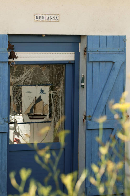 无人,家,竖图,室外,白天,正面,旅游,度假,美景,植物,叶子,法国,欧洲,阴影,朦胧,模糊,光线,影子,房屋,墙,屋子,景观,绿叶,枝条,娱乐,楼房,墙壁,墙面,住宅,树,树木,树枝,绿色,阳光,自然,享受,休闲,嫩叶,景色,放松,生长,成长,西欧,法兰西,自然风光,法兰西共和国,卢瓦尔河地区,法兰西第五共和国,虬枝,枝杈,卢瓦尔,卢瓦尔大区,卢瓦尔河大区,叶,叶片,彩图,房子,大西洋岸卢瓦尔省,大西洋卢瓦尔省