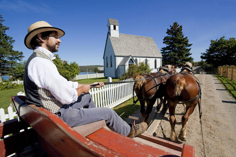西方人,一个人,公园,教堂,坐,横图,室外,白天,侧面,旅游,度假,草地,草坪,美景,植物,马,野生动物,帽子,欧洲,美国,欧洲人,仅一个男性,仅一个人,仅一个中年男性,牵,阴影,服装,节日,光线,影子,景观,马车,注视,礼帽,文化,娱乐,车,草,树,树木,衣服,蓝色,绿色,蓝天,天空,阳光,自然,动物,交通工具,天,观察,看,祈祷,享受,休闲,健康,景色,放松,许愿,运输,宗教,服饰,牲畜,信仰,生长,晴朗,成长,观看,牵着,纪念,祈求,察看,北美,北美洲,国家公园,衣着,穿着,关注,自然风光,载具,美洲,信念,缅因州,阿卡迪亚国家公园,万里无云,北亚美利加洲,亚美利加洲,缅因,松林之州,衣饰,平安,男人,男性,中年男性,白种人,晴空,晴空万里,坐着,彩图,全身,大教堂,礼拜堂,阿科底亚国家公园,美利坚合众国,山沙岛
