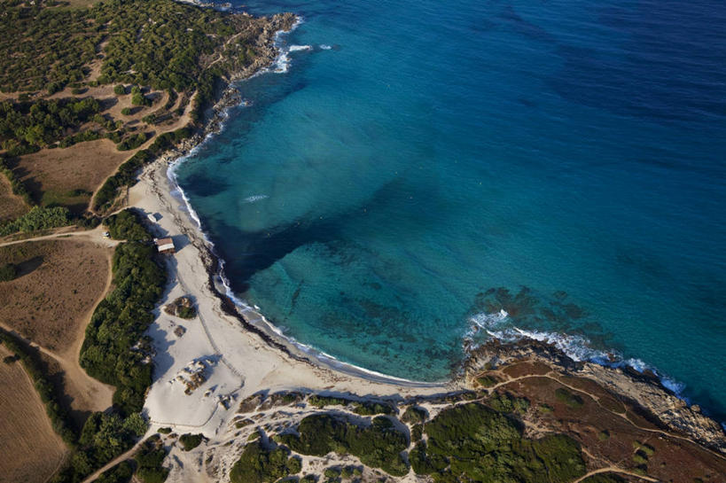 无人,横图,俯视,航拍,室外,白天,旅游,度假,草地,草坪,海浪,海洋,美景,沙滩,植物,法国,欧洲,阴影,光线,沙子,影子,海岸,景观,浪花,沙地,娱乐,草,树,树木,蓝色,绿色,阳光,自然,海水,享受,休闲,景色,放松,生长,成长,科西嘉,科西嘉岛,西欧,鸟瞰,法兰西,自然风光,海景,法兰西共和国,法兰西第五共和国,科西嘉大区,大海,风浪,海,海水的波动,海滩,近岸浪,涌浪,彩图,高角度拍摄,上科西嘉