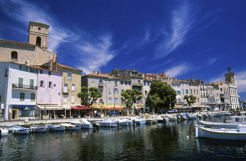 无人,家,横图,室外,白天,正面,度假,河流,美景,水,植物,城市风光,城市,船,法国,欧洲,一排,许多,阴影,波纹,飞溅,整齐,溅,光线,液体,影子,房屋,墙,屋子,河水,景观,水滴,水流,云,云朵,木船,很多,云彩,娱乐,楼房,墙壁,墙面,住宅,水珠,树,树木,排列,蓝色,绿色,白色,灰色,白云,倒影,蓝天,水纹,天空,阳光,自然,船尾波,交通工具,波浪,天,享受,休闲,景色,放松,生长,晴朗,成长,倒映,舟,西欧,队列,喷洒,法兰西,载具,法兰西共和国,雨棚,法兰西第五共和国,反照,普罗旺斯.阿尔卑斯.蓝色海岸,普罗旺斯.阿尔卑斯.蓝色海岸大区,罗讷河口省,罗讷河口,晴空,彩图,房子,马赛区,拉西奥塔