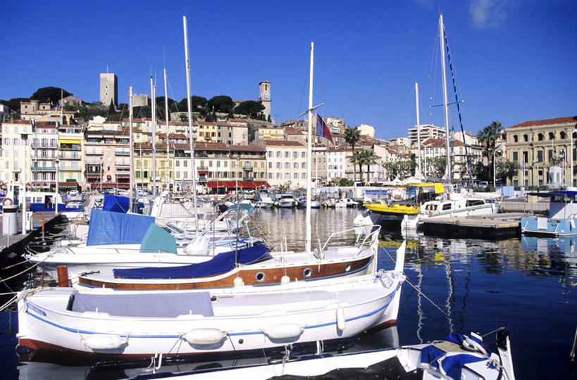 无人,家,栏杆,码头,横图,室外,白天,正面,度假,美景,山,山脉,植物,城市风光,城市,港口,船,法国,欧洲,一排,许多,阴影,整齐,并列,并排,光线,影子,房屋,屋子,景观,山峰,围栏,游艇,山峦,很多,娱乐,护栏,楼房,住宅,树,树木,排列,绿色,天空,阳光,自然,绳子,交通工具,群山,天,享受,休闲,景色,放松,生长,成长,绳索,西欧,队列,法兰西,载具,缆绳,平行,游艇码头,法兰西共和国,蓝色海岸,法兰西第五共和国,普罗旺斯.阿尔卑斯.蓝色海岸,普罗旺斯.阿尔卑斯.蓝色海岸大区,彩图,房子,摆渡口,埠头,渡口,渡头,港湾,海港,口岸