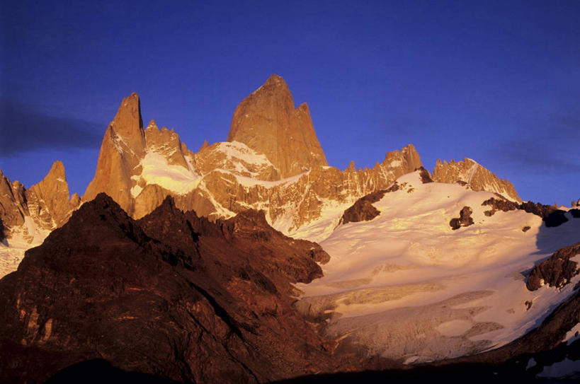 无人,公园,横图,室外,白天,正面,旅游,度假,石头,美景,日落,阿根廷,石子,景观,晚霞,霞光,悬崖,云,云朵,落日,云彩,娱乐,蓝色,白云,蓝天,天空,自然,黄昏,天,享受,休闲,景色,彩霞,南美,放松,晴朗,南美洲,国家公园,拉丁美洲,自然风光,美洲,冰川国家公园,亚美利加洲,南亚美利加洲,绝壁,阿根廷共和国,夕照,薄暮,圣克鲁斯省,石块,岩石,晴空,夕阳,彩图,傍晚,斜阳