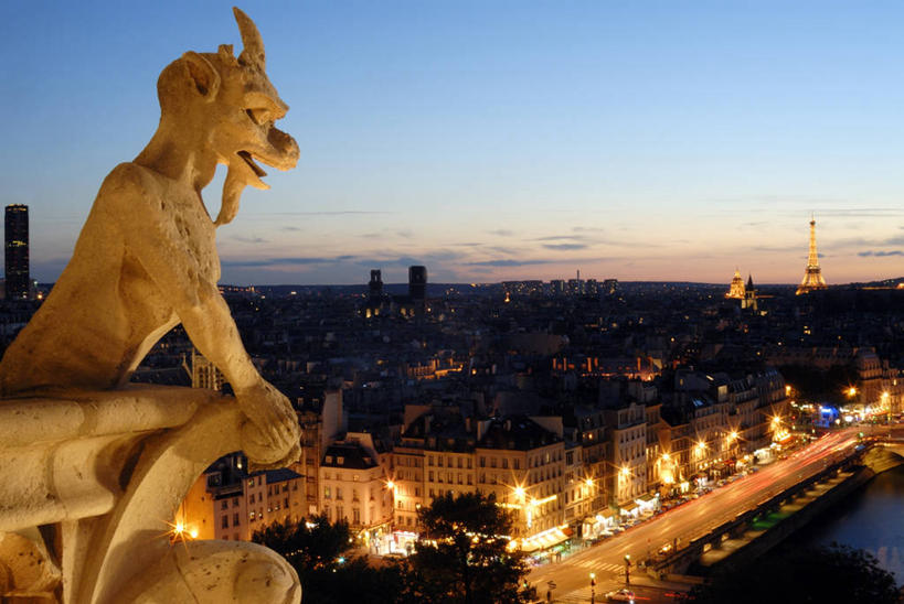 无人,家,教堂,坐,横图,俯视,室外,白天,旅游,度假,美景,日落,城市风光,城市,道路,建筑,路,路灯,公路,照明,雕塑,法国,巴黎,巴黎圣母院,欧洲,一排,许多,艺术,整齐,装饰,雕刻,雕像,房屋,屋顶,屋子,景观,晚霞,霞光,落日,公寓,建筑群,灯光,交通,首都,很多,顶棚,娱乐,建设,洋房,楼房,住宅,灯,排列,黄昏,工艺品,享受,休闲,景色,彩霞,放松,搭,纪念,哥特式,照亮,美术,基督教,照明设备,西欧,搭着,队列,法兰西,塞纳河,主题,陈列,哥特式建筑,法兰西共和国,巴黎圣母院大教堂,功能,美学,法兰西第五共和国,法兰西岛,夕照,薄暮,法兰西岛大区,城岛,西岱岛,西堤岛,夕阳,马路,坐着,彩图,高角度拍摄,傍晚,房子,斯德岛,西泰岛,巴黎省,巴黎市,斜阳,拟人