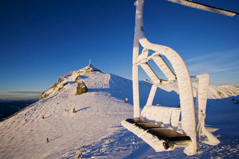 无人,横图,室外,白天,正面,旅游,度假,美景,山,雪,雪山,大雪,法国,欧洲,阴影,光线,影子,冰,积雪,景观,山峰,雪景,冬季,冬天,山峦,娱乐,缆车,一个,蓝色,白色,蓝天,天空,阳光,自然,交通工具,天,享受,休闲,景色,放松,寒冷,晴朗,单个,冰冷,西欧,法兰西,自然风光,索道,万里无云,法兰西共和国,法兰西第五共和国,严寒,冰凉,酷寒,凛冽,凛凛,极冷,缆索铁路,萨瓦省,晴空,晴空万里,彩图,罗讷.阿尔卑斯,罗讷.阿尔卑斯大区