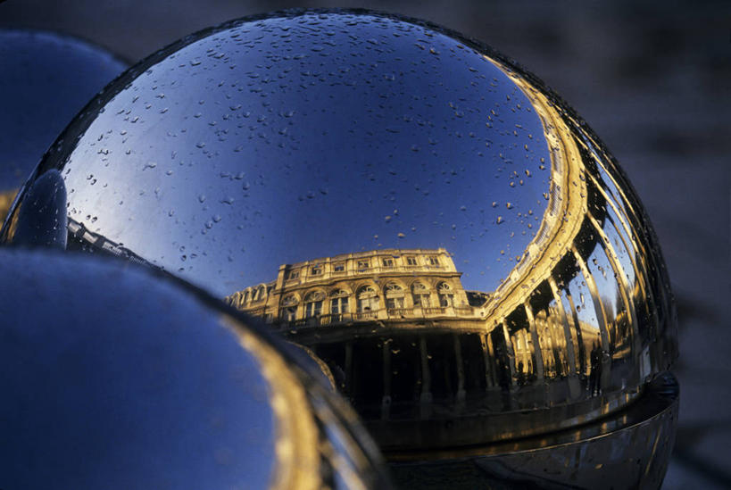 无人,横图,俯视,室外,特写,白天,建筑,静物,金属制品,法国,巴黎,欧洲,阴影,艺术,光线,金属,影子,柱子,卢浮宫,首都,三个,倒影,阳光,倒映,西欧,法兰西,法兰西共和国,法兰西第五共和国,罗浮宫博物馆,法兰西岛,反照,法兰西岛大区,彩图,高角度拍摄,巴黎省,巴黎市,巴黎皇家宫殿