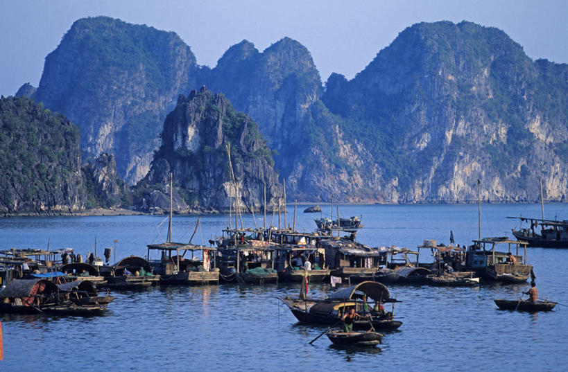 无人,横图,室外,白天,正面,旅游,度假,海浪,海洋,石头,美景,山,山脉,船,越南,亚洲,许多,阴影,波纹,飞溅,溅,光线,石子,液体,影子,景观,浪花,山峰,水滴,悬崖,木船,山峦,很多,娱乐,水珠,排列,蓝色,蓝天,水纹,天空,阳光,自然,海水,船尾波,交通工具,波浪,群山,天,享受,休闲,景色,放松,东南亚,晴朗,舟,喷洒,自然风光,载具,海景,万里无云,越南社会主义共和国,绝壁,摆列,富国岛,建江省,大海,风浪,海,海水的波动,近岸浪,石块,岩石,涌浪,晴空,晴空万里,彩图,布列,分列