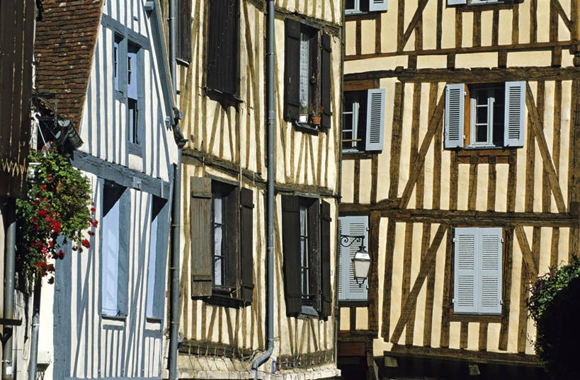 无人,家,横图,室外,白天,正面,度假,美景,植物,窗户,城市风光,城市,法国,欧洲,许多,阴影,光线,盆栽,影子,房屋,墙,屋子,景观,褐色,盆景,很多,娱乐,楼房,玻璃窗,架子,墙壁,墙面,住宅,排列,一个,绿色,阳光,自然,享受,休闲,景色,放松,生长,单个,成长,支撑,固定,勃艮第,西欧,法兰西,法兰西共和国,首府,法兰西第五共和国,摆列,勃艮第大区,约讷省,彩图,房子,欧塞尔,布列,分列