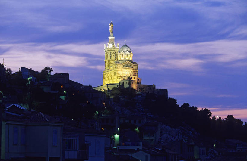 无人,教堂,横图,室外,白天,仰视,旅游,度假,马赛,名胜古迹,日落,植物,标志建筑,地标,建筑,法国,欧洲,阴影,节日,遗迹,光线,影子,晚霞,霞光,落日,灯光,古迹,文化,文物,娱乐,建设,古建筑,树,树木,绿色,自然,黄昏,祈祷,享受,休闲,健康,旅游胜地,彩霞,放松,许愿,宗教,信仰,生长,成长,纪念,祈求,基督教,西欧,普罗旺斯,天主教,法兰西,信念,古文明,法兰西共和国,首府,法兰西第五共和国,普罗旺斯省,夕照,薄暮,普罗旺斯.阿尔卑斯.蓝色海岸,普罗旺斯.阿尔卑斯.蓝色海岸大区,平安,夕阳,彩图,低角度拍摄,傍晚,大教堂,礼拜堂,圣母加德大教堂,斜阳