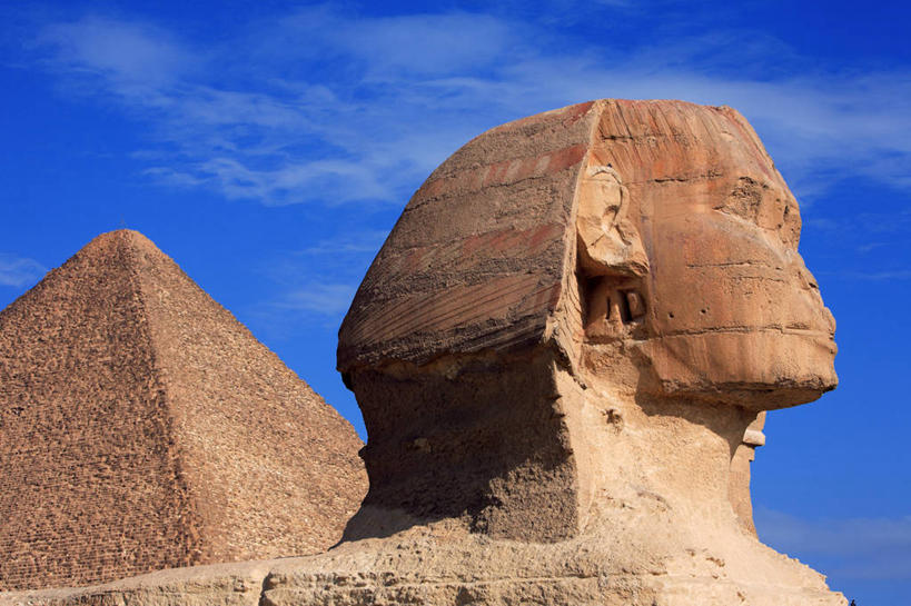无人,横图,室外,白天,仰视,旅游,度假,石头,名胜古迹,城市,地标,雕塑,非洲,埃及,阴影,遗迹,艺术,装饰,光线,雕刻,雕像,三角形,石子,影子,云,云朵,云彩,古迹,历史,文物,娱乐,古建筑,石雕,蓝色,白云,蓝天,天空,阳光,工艺品,天,享受,休闲,旅游胜地,金字塔,放松,晴朗,纪念,美术,陵墓,狮身人面像,主题,陈列,古文明,首府,吉萨,古代七大奇迹,阿拉伯埃及共和国,金字塔之国,棉花之国,方锥形,功能,美学,阿非利加洲,吉萨省,斯芬克斯,石块,岩石,晴空,彩图,低角度拍摄,标志性建筑