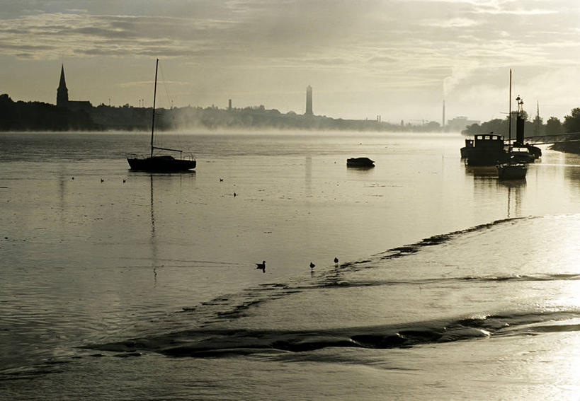 无人,横图,室外,白天,正面,旅游,度假,日出,河流,美景,水,太阳,雾,船,法国,欧洲,波纹,朦胧,模糊,河水,景观,水流,木船,朝霞,晨曦,黎明,涟漪,娱乐,倒影,水纹,阳光,自然,交通工具,波浪,享受,休闲,景色,放松,迷雾,倒映,舟,西欧,法兰西,自然风光,载具,法兰西共和国,卢瓦尔河地区,水晕,法兰西第五共和国,反照,卢瓦尔,卢瓦尔大区,卢瓦尔河大区,朝阳,大雾,彩图,卯时,破晓,日始,大西洋岸卢瓦尔省,大西洋卢瓦尔省,勒佩勒兰,南特区