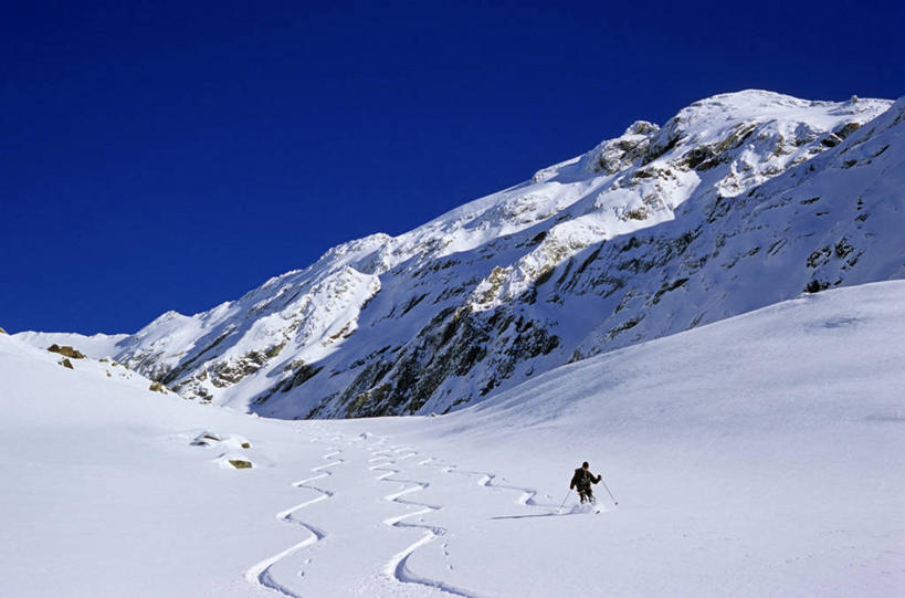 无人,横图,室外,白天,正面,旅游,度假,石头,美景,山,雪,雪山,大雪,法国,欧洲,阴影,光线,石子,影子,冰,积雪,景观,山顶,山峰,雪景,冬季,冬天,山峦,娱乐,蓝色,蓝天,天空,阳光,自然,天,享受,休闲,景色,放松,寒冷,晴朗,冰冷,西欧,法兰西,自然风光,万里无云,法兰西共和国,法兰西第五共和国,严寒,冰凉,酷寒,凛冽,凛凛,极冷,颠峰,极峰,萨瓦省,石块,岩石,晴空,晴空万里,彩图,罗讷.阿尔卑斯,罗讷.阿尔卑斯大区