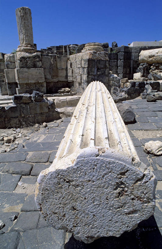 无人,竖图,室外,白天,正面,旅游,度假,石头,名胜古迹,标志建筑,地标,建筑,以色列,亚洲,阴影,遗迹,光线,石子,影子,柱子,古迹,文物,娱乐,建设,古建筑,废墟,蓝色,蓝天,天空,阳光,天,享受,休闲,旅游胜地,放松,晴朗,西亚,古文明,万里无云,以色列国,加利利,石块,岩石,晴空,晴空万里,彩图,加里肋亚