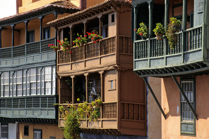 无人,家,栏杆,横图,室外,白天,正面,度假,美景,植物,城市风光,城市,花盆,西班牙,非洲,阴影,光线,盆栽,影子,陶瓷,房屋,屋子,景观,公寓,围栏,盆景,陶瓷制品,娱乐,洋房,护栏,楼房,住宅,绿色,阳光,自然,容器,享受,休闲,景色,放松,生长,成长,储藏,加纳利群岛,储存,加那利群岛,西班牙王国,阿非利加洲,海外领地,彩图,房子,圣克鲁斯.德特内里费省,拉帕尔马岛,贮存