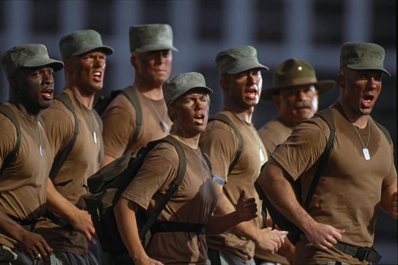 西方人,同事,跑,横图,室外,白天,侧面,制服,锻炼,成功,运动,合作,团队,集体,信心,帽子,欧洲,欧洲人,阴影,服装,光线,包,影子,许多人,训练,旅行包,注视,休闲装,运动帽,队伍,衣服,阳光,背包,观察,看,一群人,休闲,休闲服,鸭舌帽,服饰,汗水,观看,军人,炎热,察看,领导,军装,练习,成就,关注,军服,合伙,领袖,旅游包,燥热,体育,男人,男性,中年男性,白种人,跑步,半身,彩图,健身,双肩包