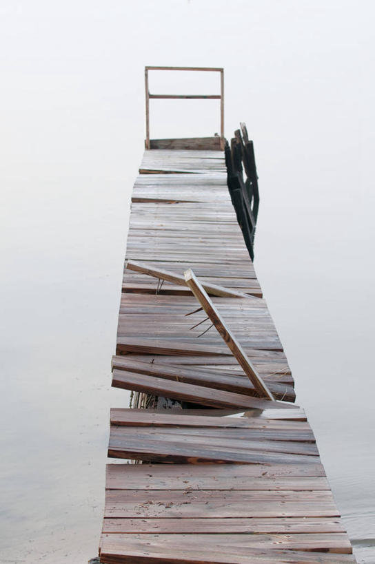 无人,码头,竖图,室外,白天,建材,湖,暴风雨,建筑,美国,材料,钉子,木板,木材,木柴,摄影,建造,木料,毁灭,彩图