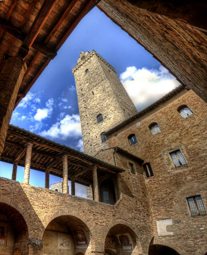 无人,宫殿,竖图,室外,白天,仰视,建筑,意大利,庭院,塔,摄影,回廊,修道院,意大利文化,圣吉米尼亚诺,彩图,低角度拍摄