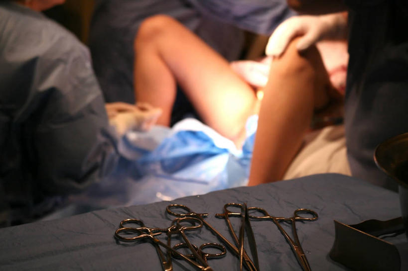 成年人,腿,人群,医生,护士,医院,横图,室内,美国,镊子,人体,摄影,协助,部分,照亮,分娩,关爱,医疗工具,女人,彩图