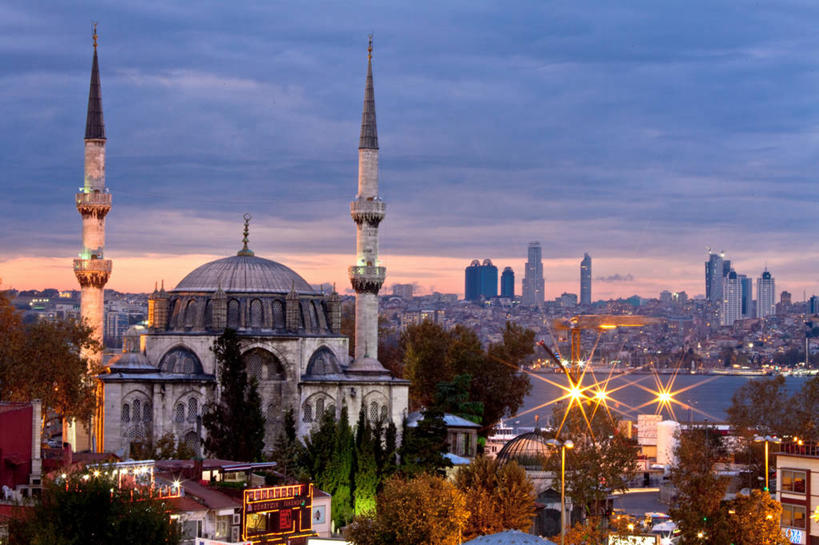 无人,横图,俯视,室外,多云,城市,建筑,摩天大楼,欧洲,地标建筑,摄影,宗教,照亮,尖塔,伊斯兰教,圆顶建筑,宗教建筑,清真寺,伊斯坦布尔,博斯普鲁斯海峡,奥斯曼帝国,彩图,高角度拍摄