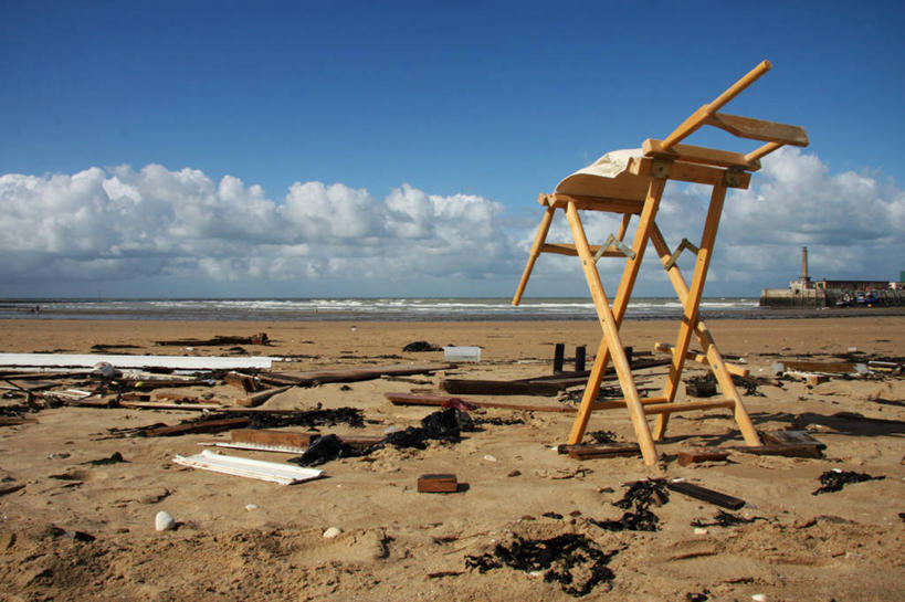 无人,横图,室外,白天,旅游,度假,美景,椅子,英国,环保,沙子,景观,水平线,凌乱,娱乐,自然,享受,休闲,景色,放松,摄影,肮脏,能源,回收,资源,自然风光,积雨云,利用,低碳,循环,邋遢,持续,龌龊,污秽,肯特,马盖特,海滩,彩图,混沌,毛石