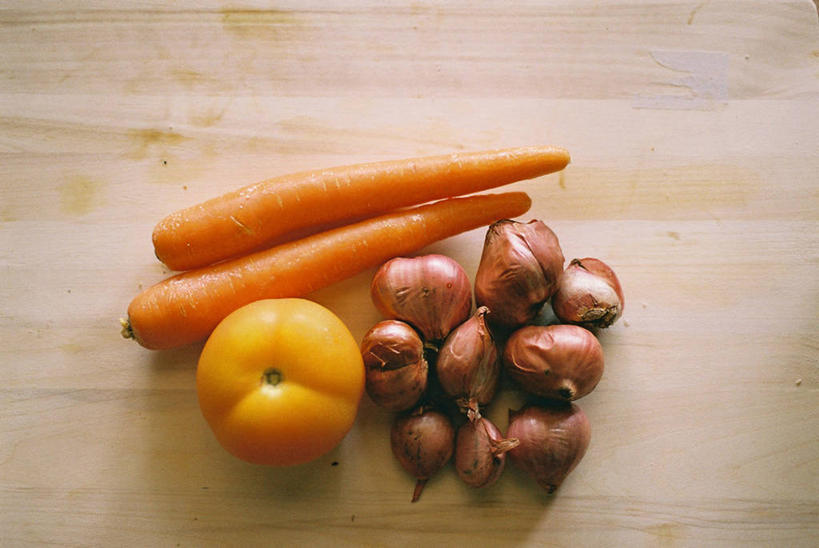 无人,横图,俯视,室内,特写,白天,桌子,胡萝卜,西红柿,洋葱,新加坡,生食,摄影,有机食品,清新,健康食物,彩图,高角度拍摄