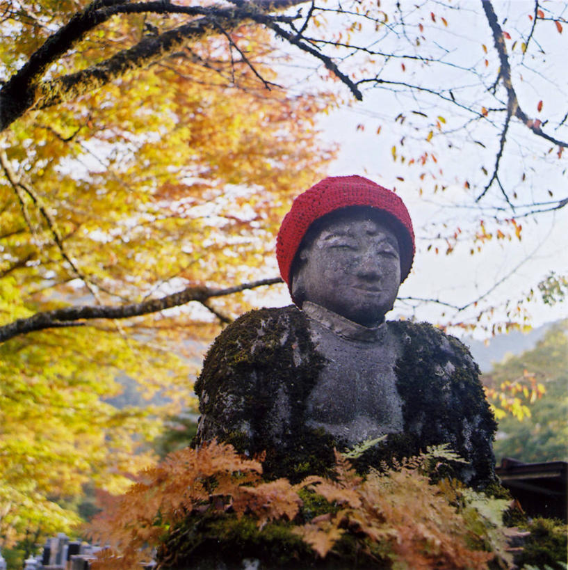 无人,竖图,室外,特写,白天,帽子,叶子,日本,亚洲,日本文化,标志,雕像,符号,标识,佛,树,一个,墓地,摄影,佛教,单个,考古学,东亚,本州,关东地方,本州岛,日本国,崎玉,崎玉县,性别符号,古代文明,秋天,彩图,日高市,男性符号,禅宗