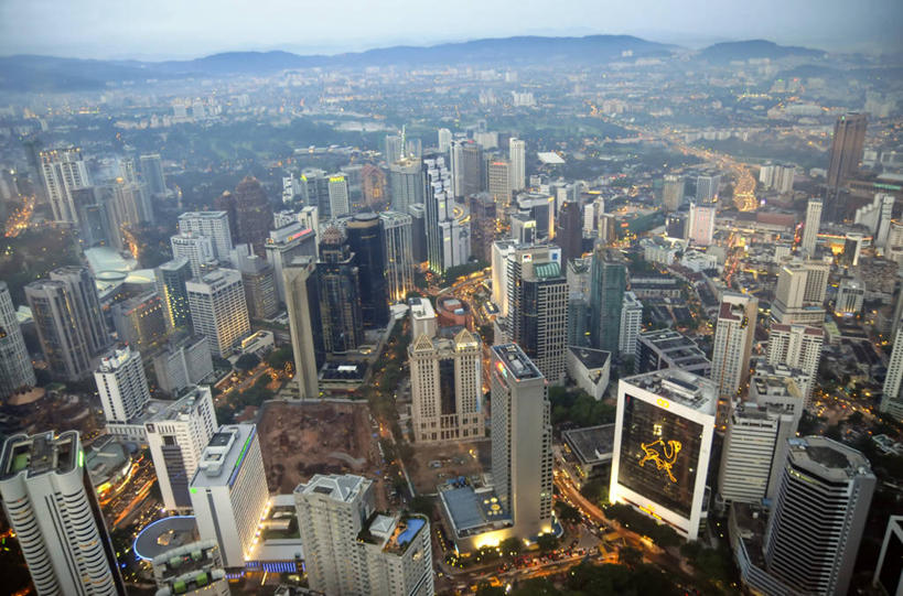 无人,横图,俯视,室外,度假,显示器,技术,美景,日落,城市风光,城市,建筑,摩天大楼,马来西亚,屏幕,景观,首都,娱乐,显示屏,现代,享受,休闲,景色,放松,摄影,照亮,液晶显示器,输出设备,发展,吉隆坡,进展,彩图,高角度拍摄